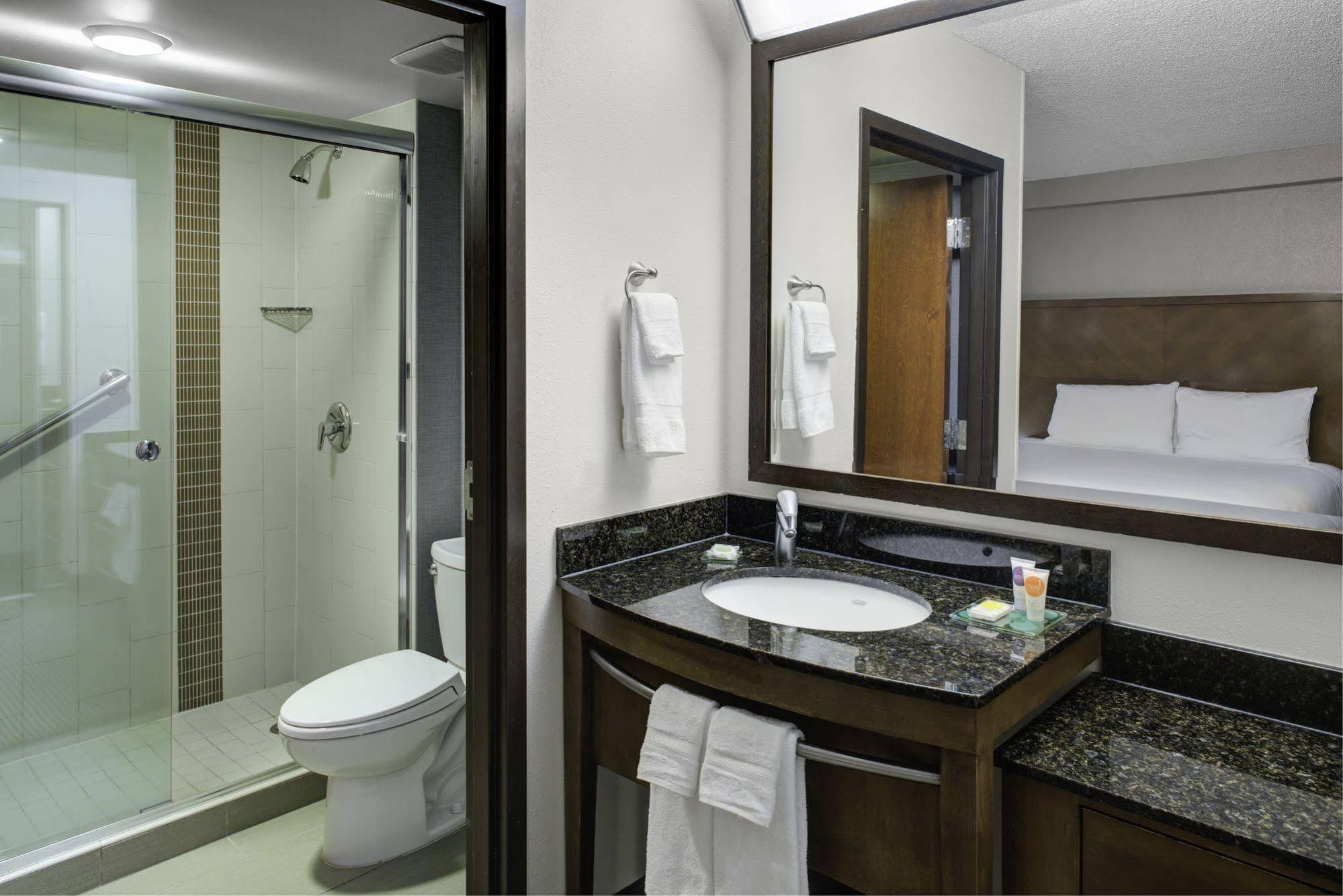 Springhill Suites By Marriott Atlanta Perimeter Center Sandy Springs Exterior photo