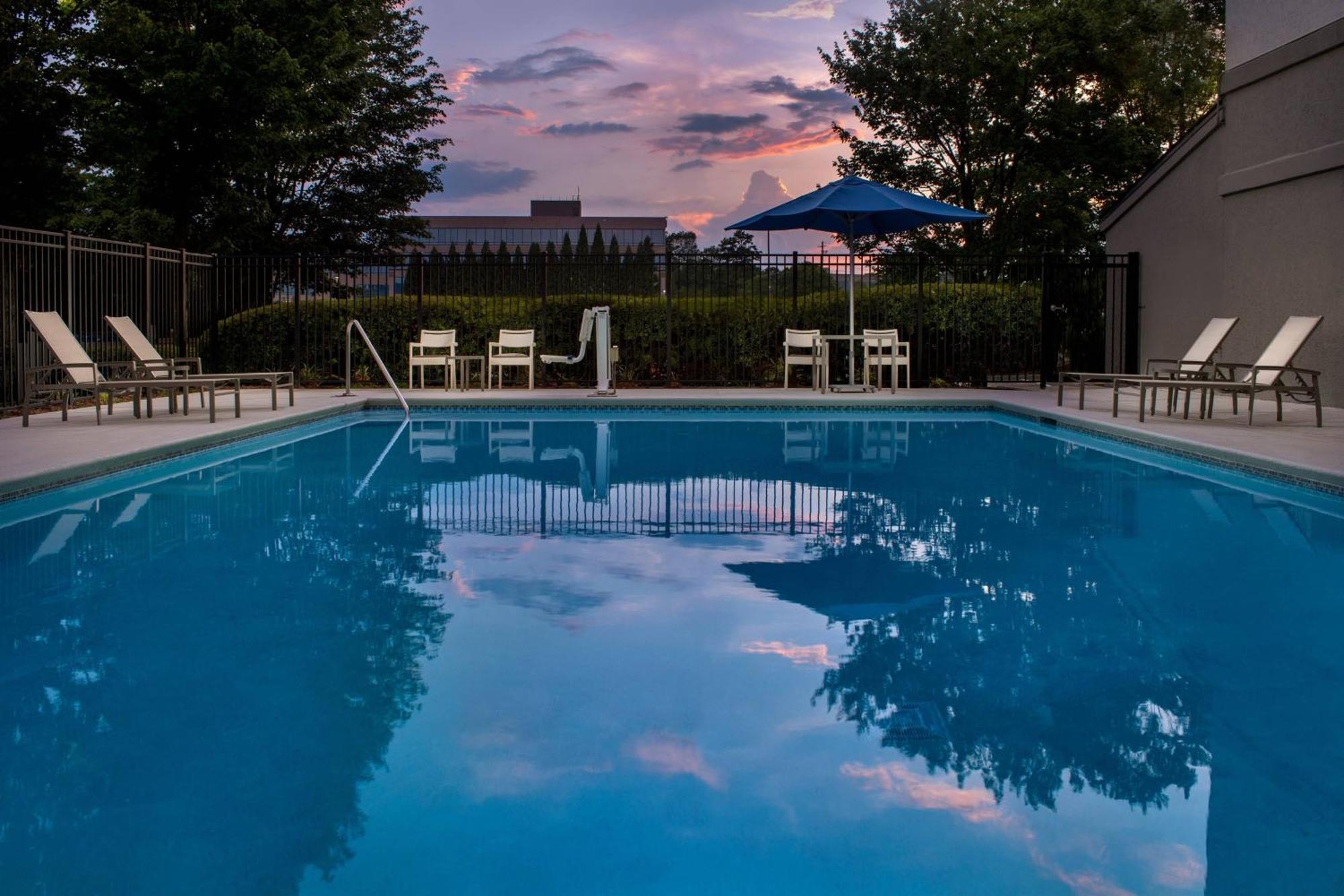 Springhill Suites By Marriott Atlanta Perimeter Center Sandy Springs Exterior photo